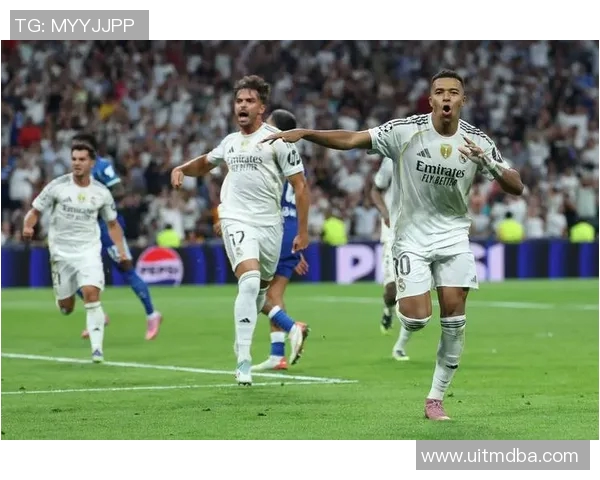 七号球衣传奇：从罗纳尔多到姆巴佩，足球场上的璀璨星光