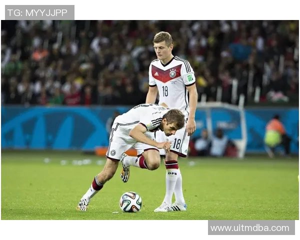 德国足球明星队员全解析 从贝克汉姆到穆勒的辉煌足迹